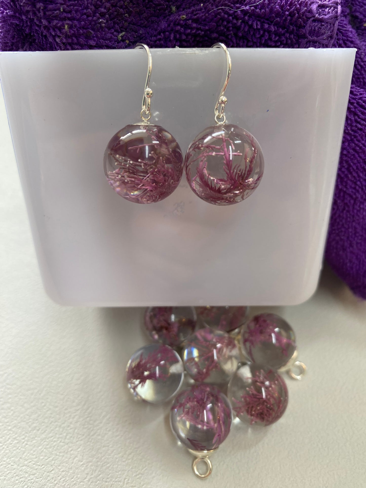 Shetland Seaweed Drop Earrings | Pink